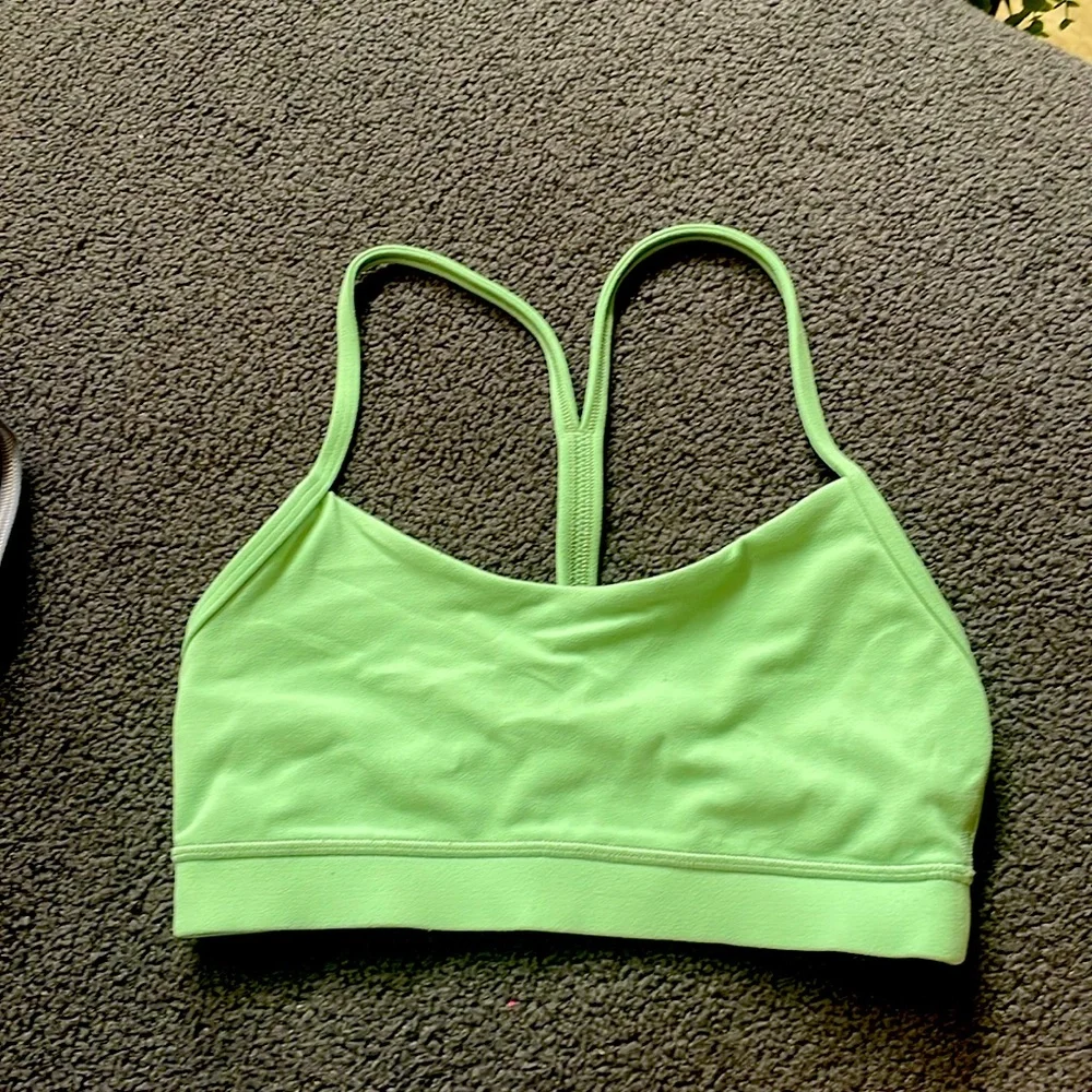 Lululemon sports bra 4 - Picture 3 of 4